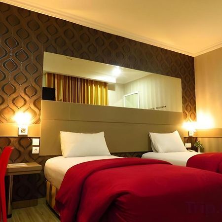 Hotel Menara Lexus Medan Exterior foto