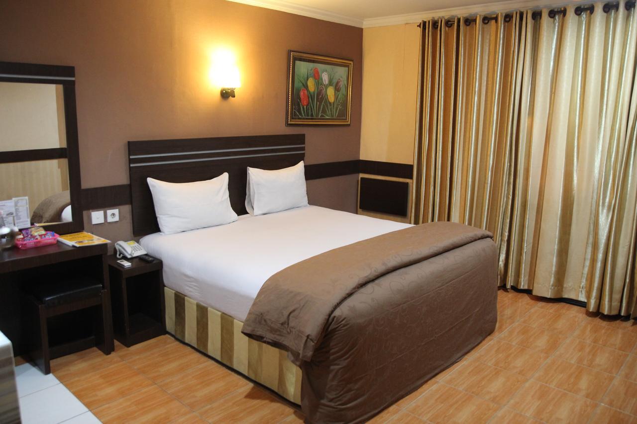 Hotel Menara Lexus Medan Exterior foto